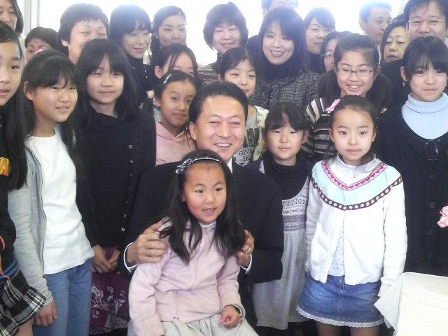 在三鹰市立第四小学（由同行者拍摄）